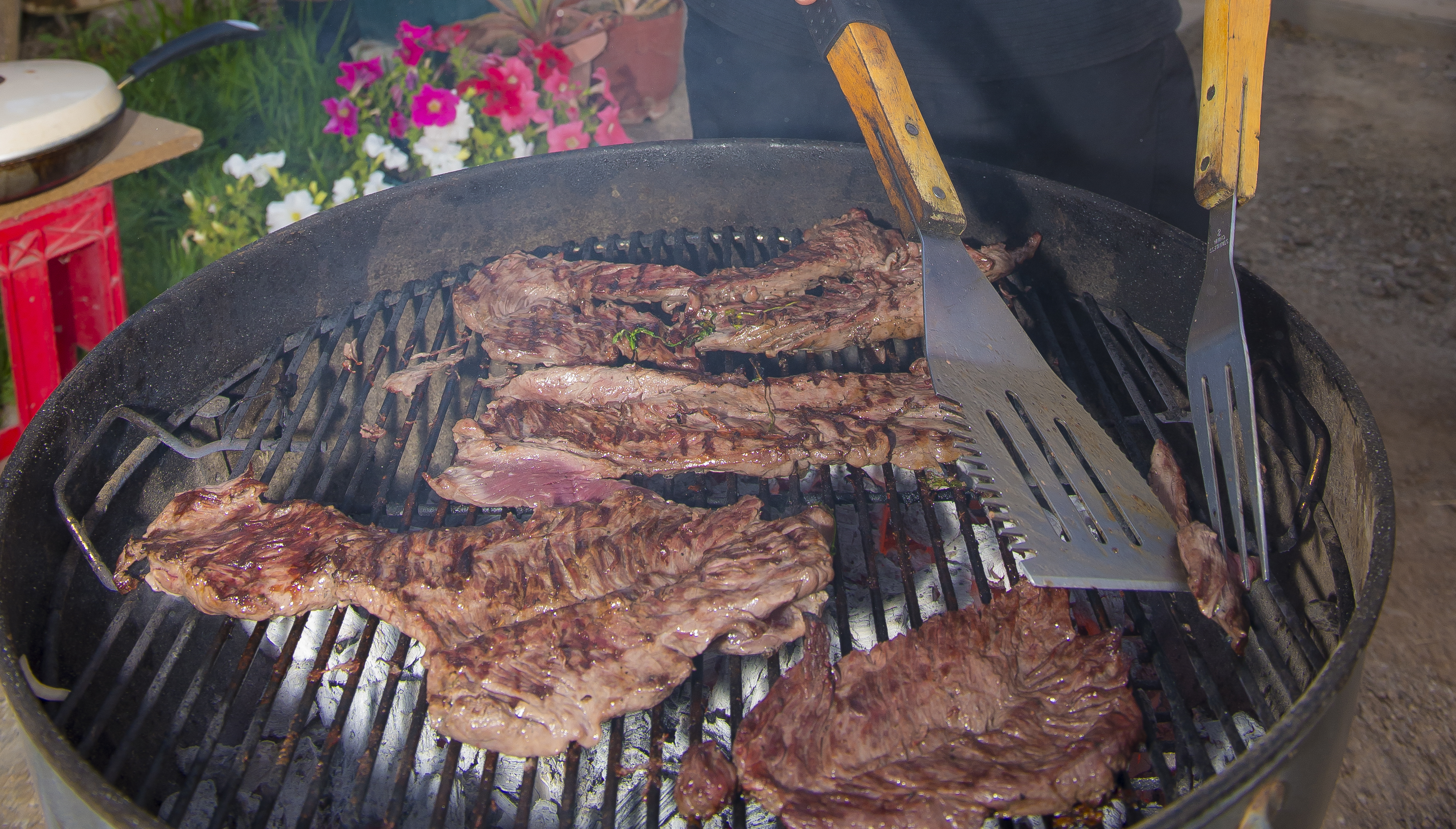 Todo lo que necesitas para armar la carnita asada perfecta para el Clásico Regio este fin de semana