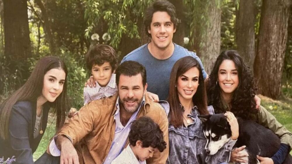 Quiénes son y a qué se dedican los hijos de Biby Gaytán y Eduardo Capetillo