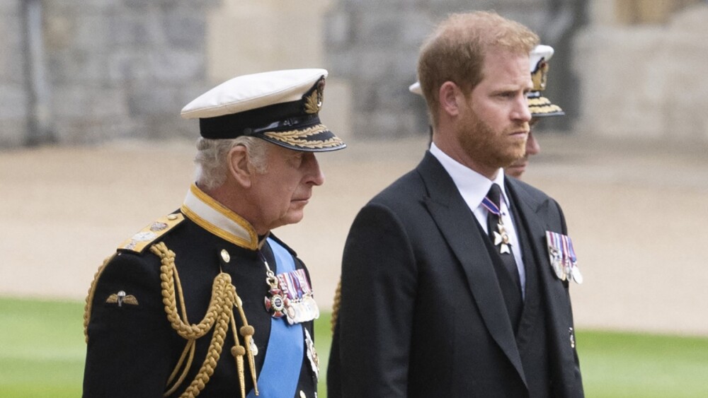 rey-carlos-harry-coronacion.jpg