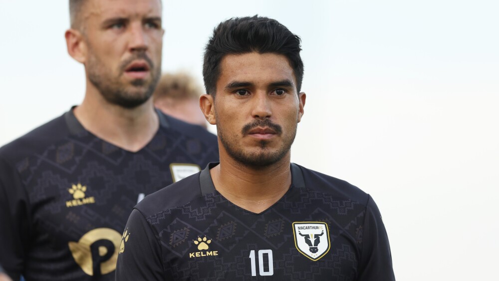 Ulises Dávila en un partido del Macarthur FC contra Western Sydney Wanderers.