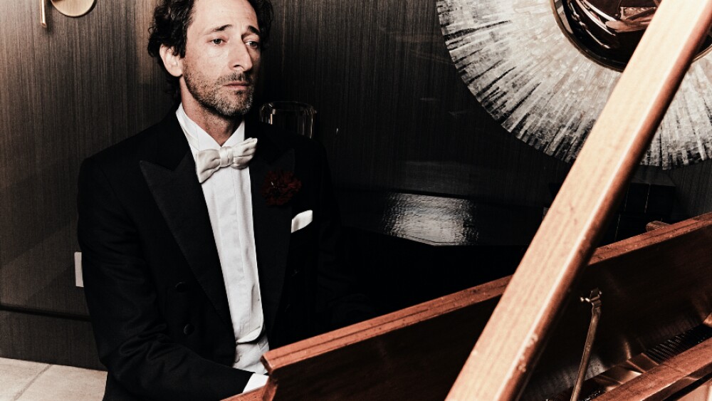 ADRIEN BRODY ESQUIRE - SEPTIEMBRE -I