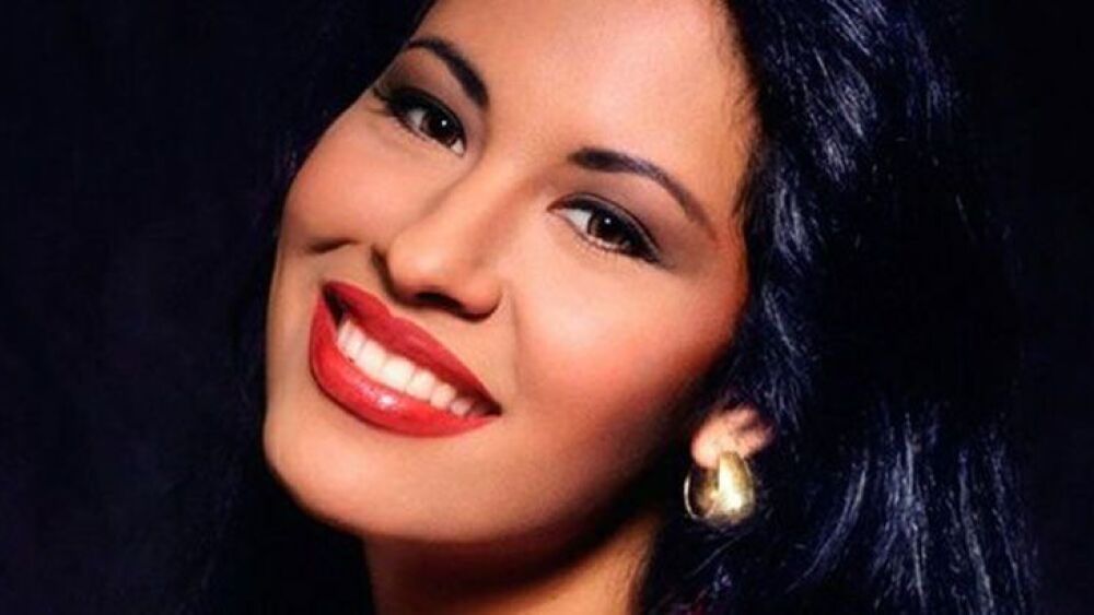 Sale reveladora foto del funeral de Selena Quintanilla