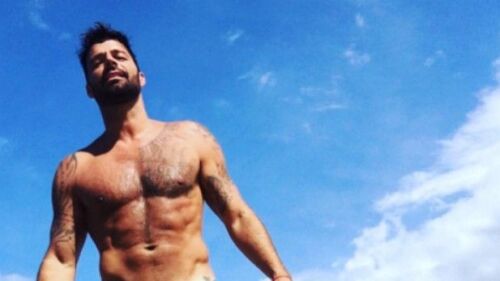 ¡Ricky Martin encendió las redes sociales con una sexy fotografía!
