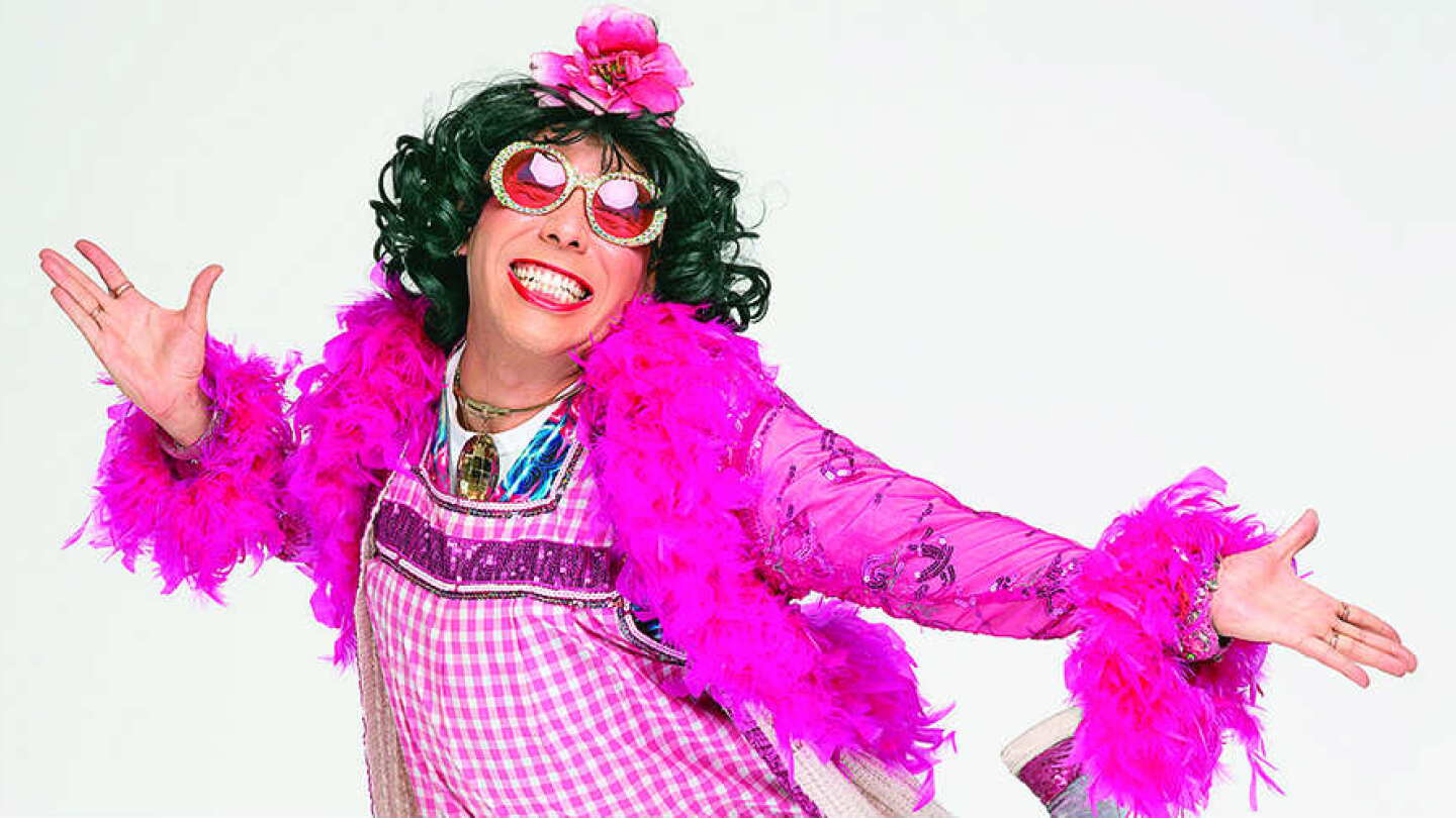 Rosa Concha se vuelve reportera... ¡a costa de lo que sea!
