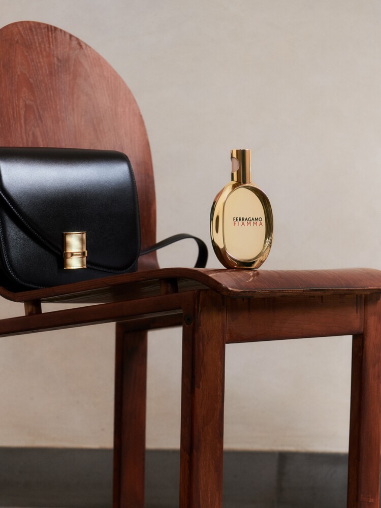 ferragamo-nos-lleva-a-florencia-para-conocer-fiamma-bajo-la-direccion-de-maximilian-davis-5.jpg