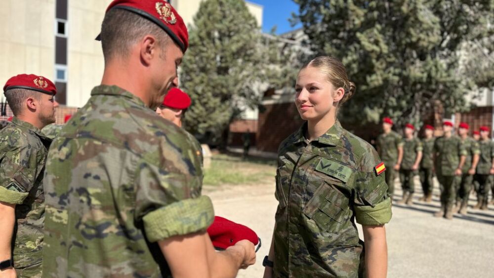 Destacan el mal hábito de la Princesa Leonor que tiene 'mosqueados' a sus compañeros de la Academia Militar 3 Merca2.es La Princesa Leonor, una cadete más en la academia militar de zaragoza: su adaptación y aceptación