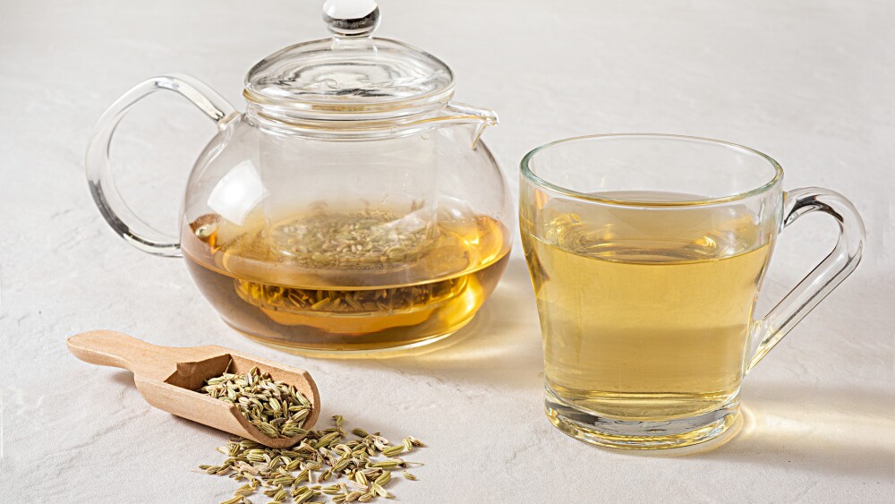 Té de hinojo para la hinchazón abdominal