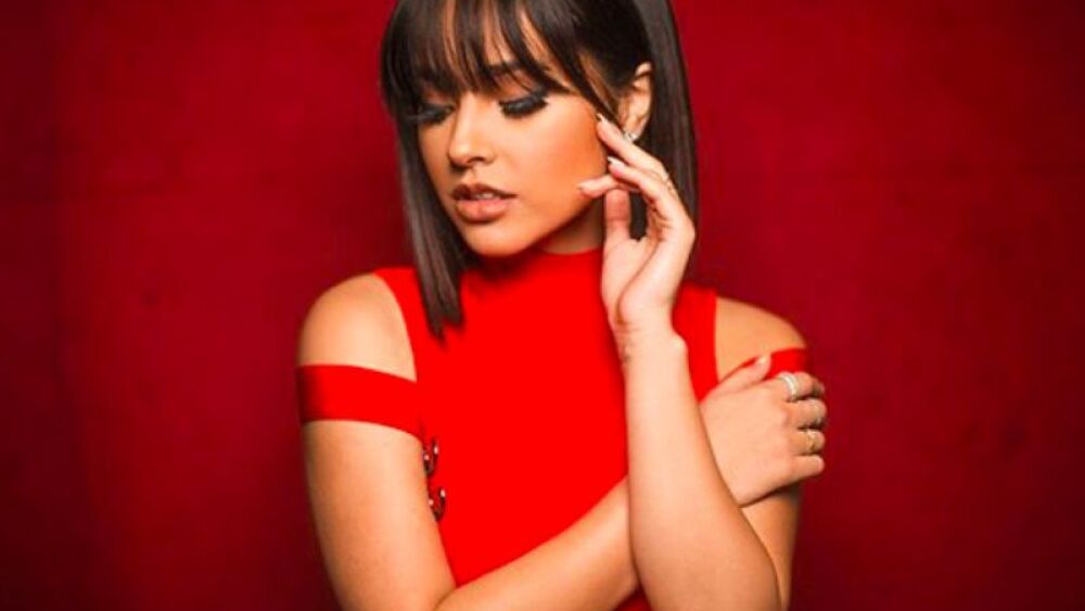 carrera de becky g