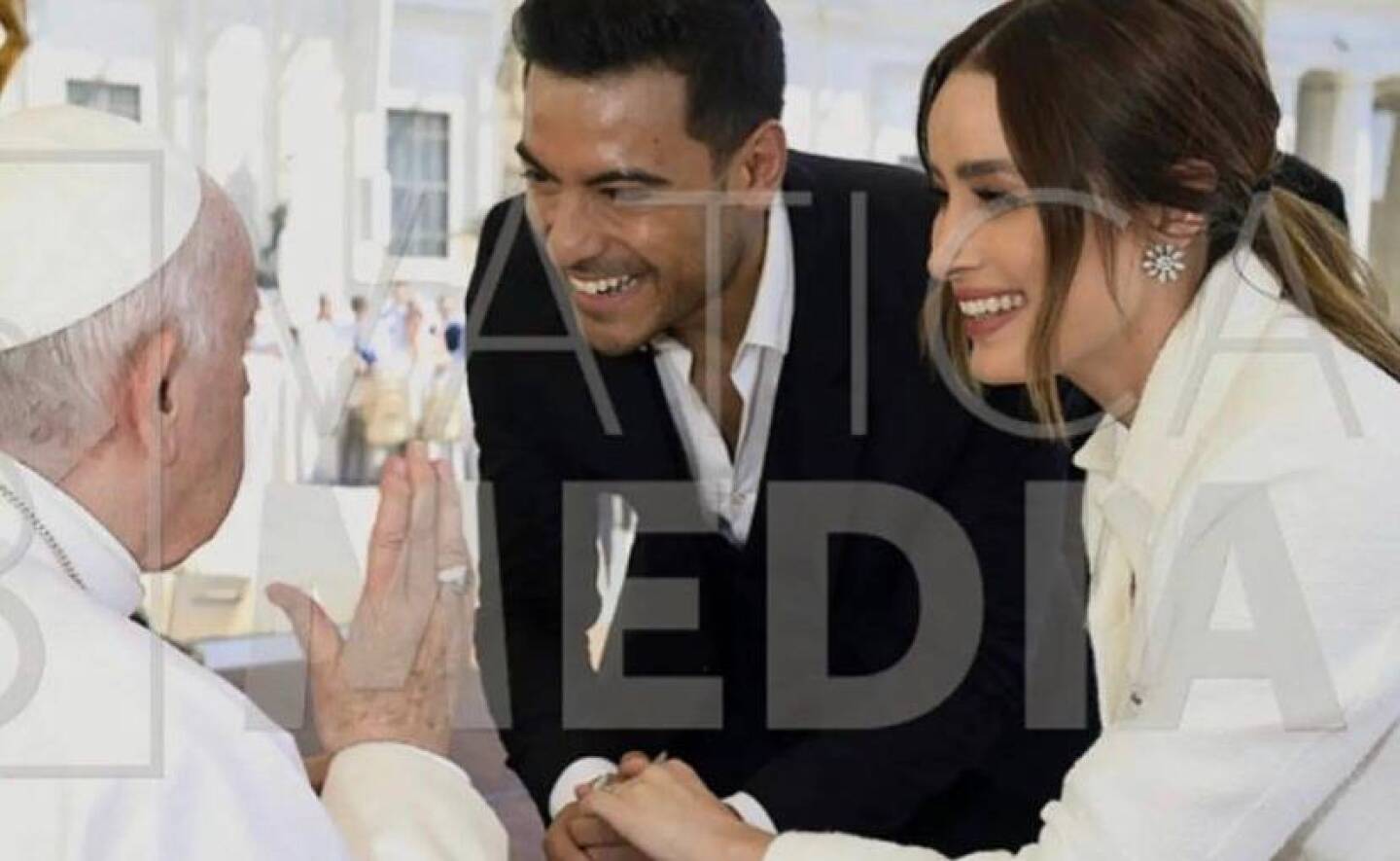 Cynthia-Rodríguez-recordó-el-emotivo-encuentro-que-tuvieron-ya-como-esposos-con-el-Papa-Francisco.jpg