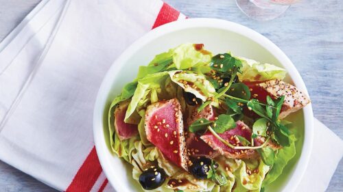 ensalada de atún y lechuga