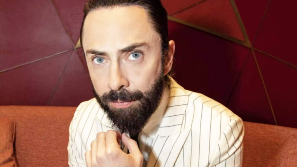 Jay de la Cueva Moderatto