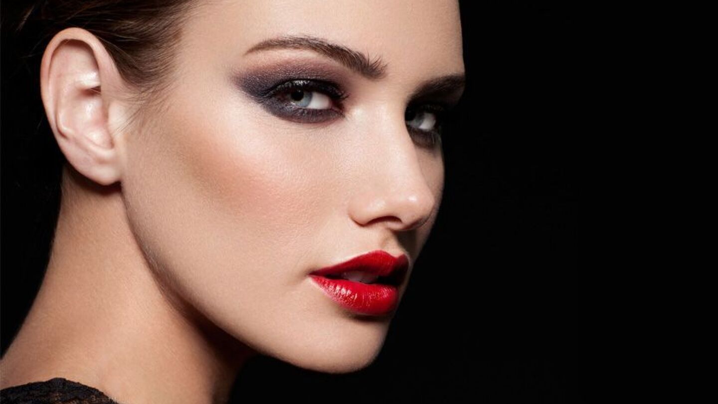 Cuatro pasos para unos labios rojos perfectos