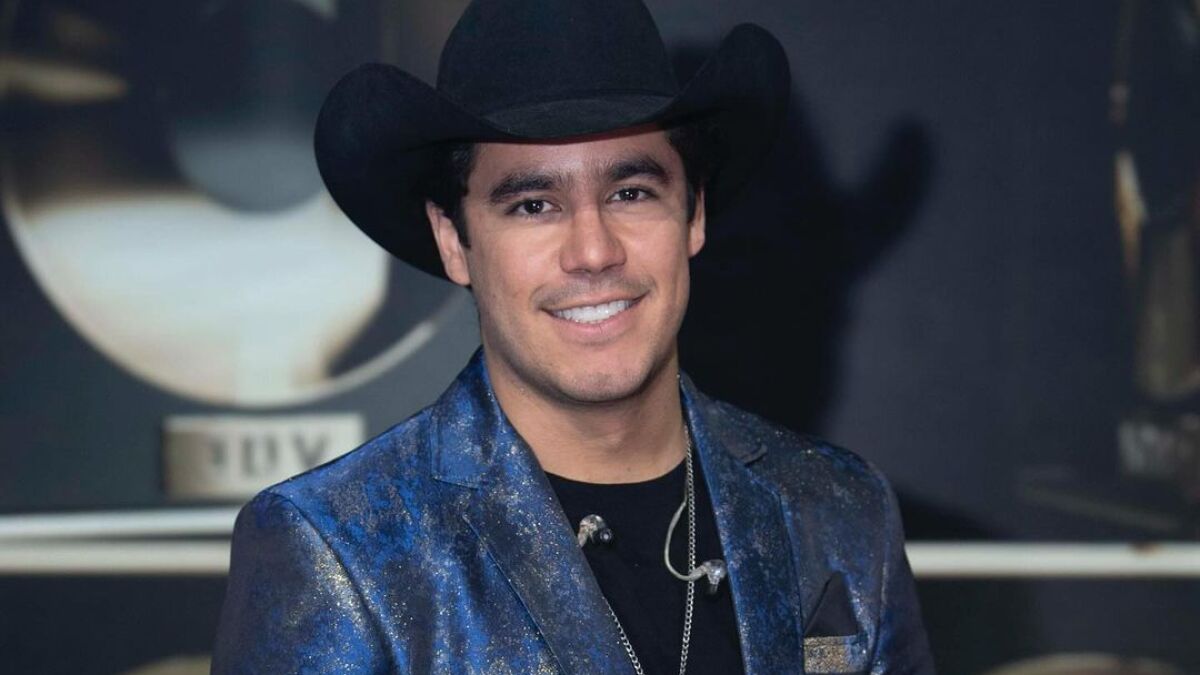 Es la oportunidad de Lucerito? Eduardo Capetillo Jr. confirmó que... ¡está soltero! VIDEO