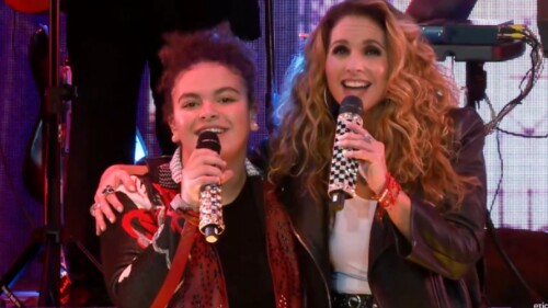 Lucero sorprende al cantar a dueto con su hija "Lucerito" ¡VIDEO!. Foto: Captura