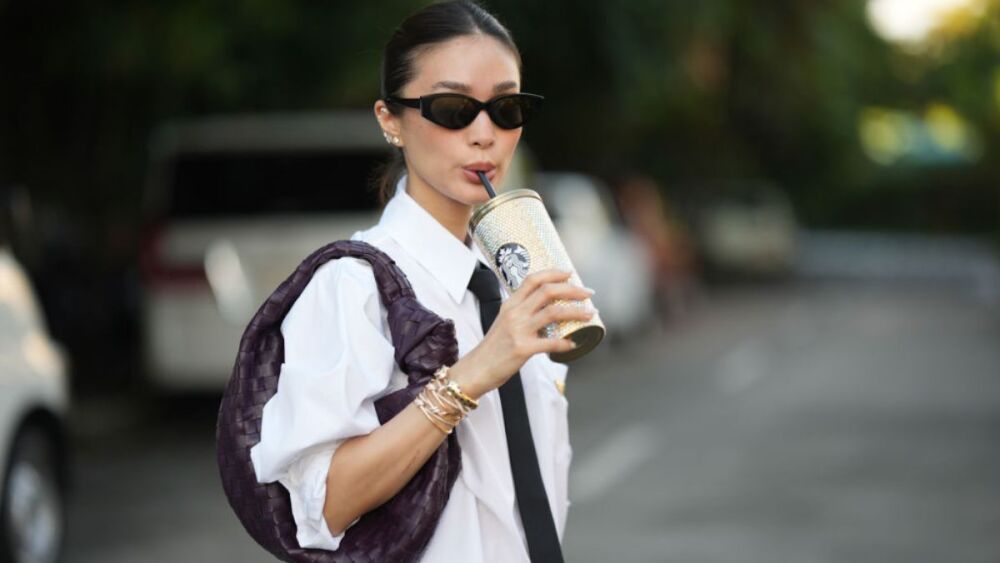 Mujer bebida tratamientos antiedad bebidas saludables belleza antiedad.jpeg