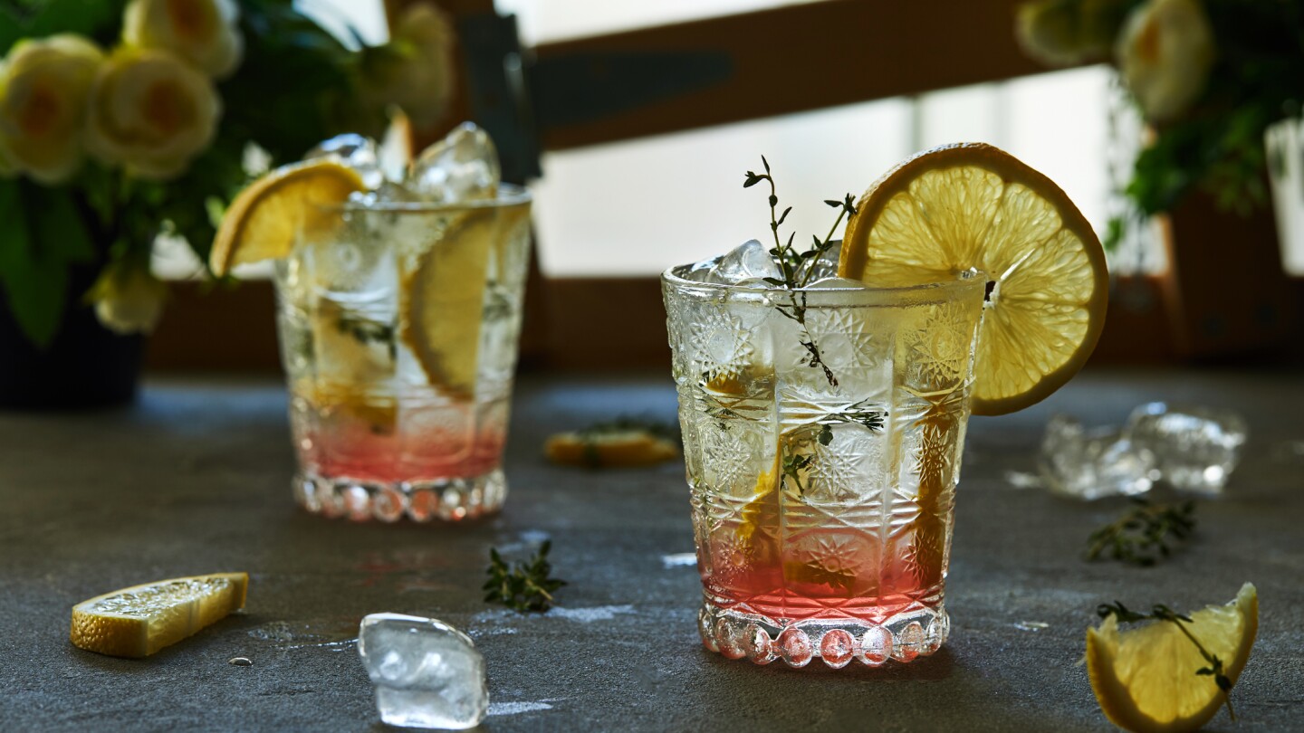 Tres drinks refrescantes con tequila para disfrutar este viernes
