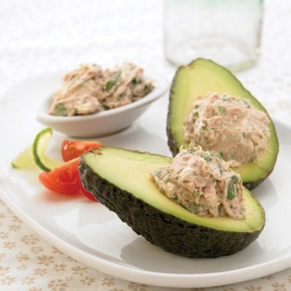 Aguacates con cremoso de atún