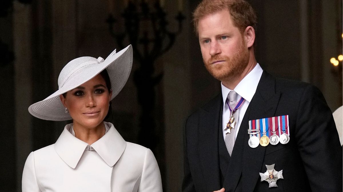 Escándalo en la corona británica: ¿Amantes secretos del príncipe Harry y Meghan Markle? 8 Merca2.es Revelaciones de Ángela Levin: un romance secreto