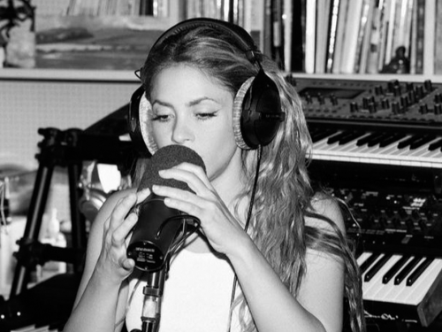 Shakira yolanda saldılar