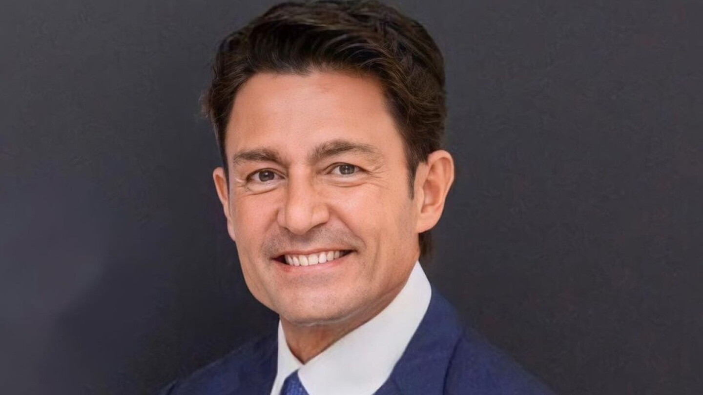 Jeremy Colunga Fernando Colunga regresa a la televisión con nueva imagen