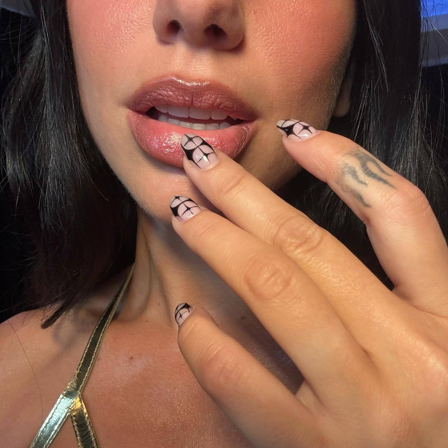 Uñas dua lipa.jpeg