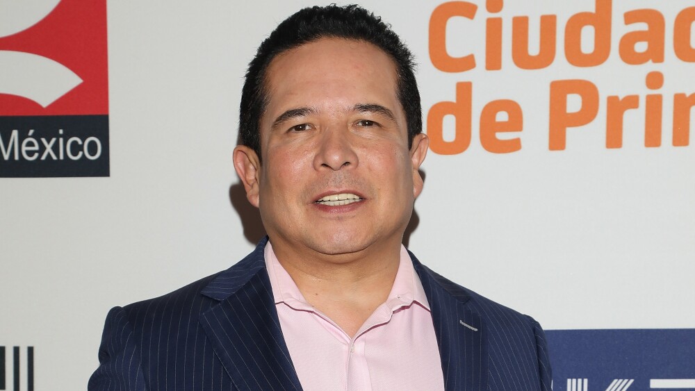 Gustavo Adolfo Infante en una alfombra roja.