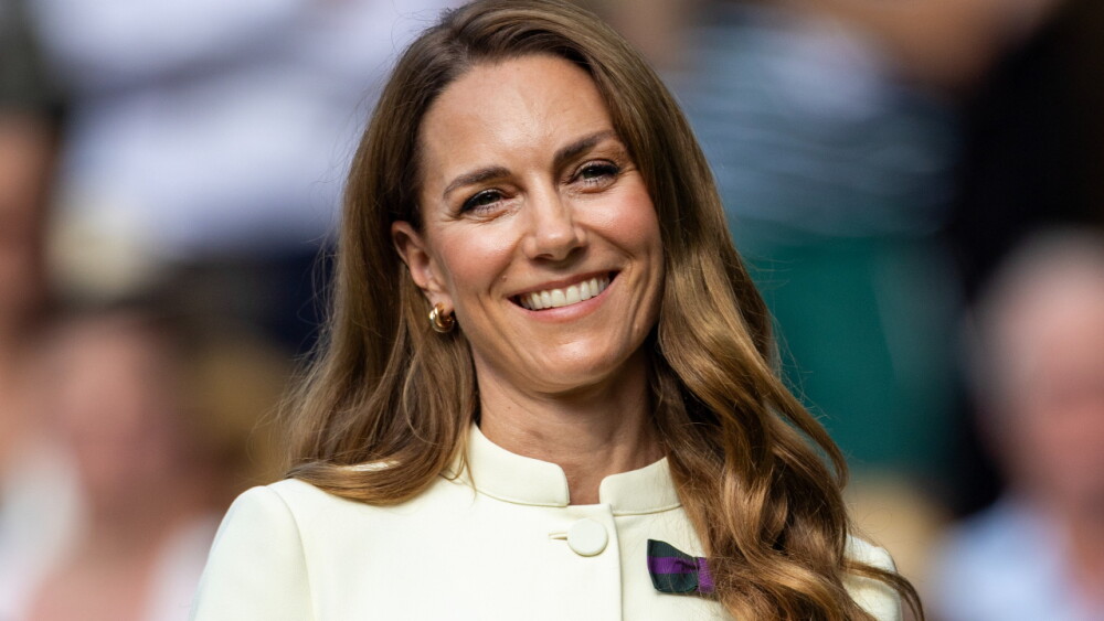 Kate R. Luce Kate Middleton luce el vestido rojo con corazones más elegante y ...