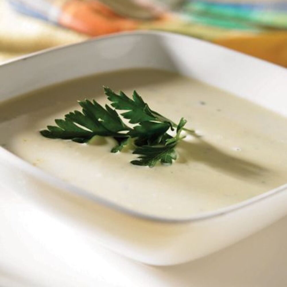 Sopa de pollo al perejil