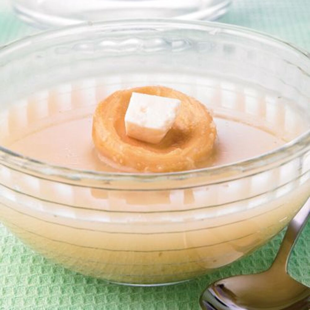 Sopa de alcachofas con queso