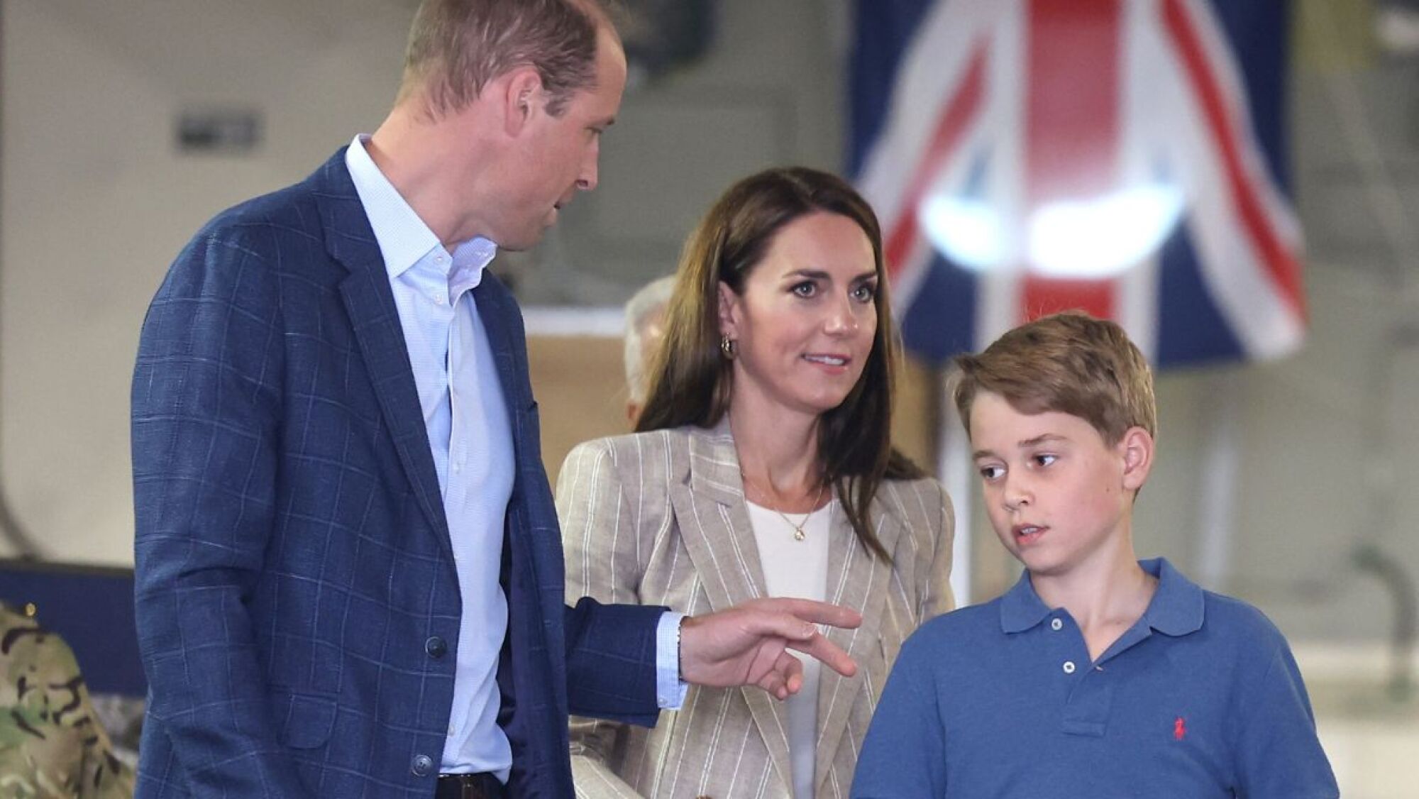 Junto a Kate Middleton y el príncipe William, el príncipe George dio su ...
