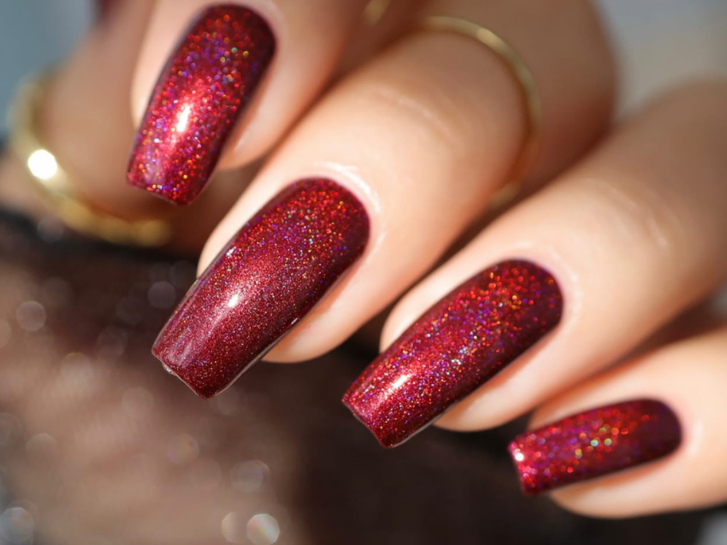 8 ideas de uñas rojas navideñas originales que sí son elegantes
