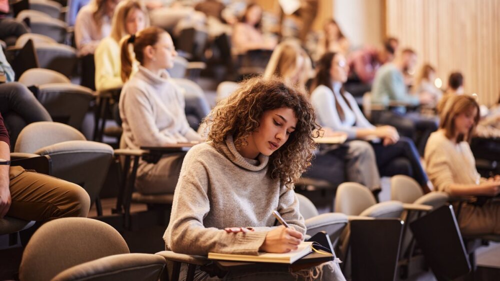 Test: La carrera universitaria para la que tienes más facultades, según tu signo zodiacal