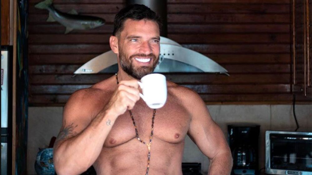 Julián Gil imita a Sebastián Rulli en Tik Tok