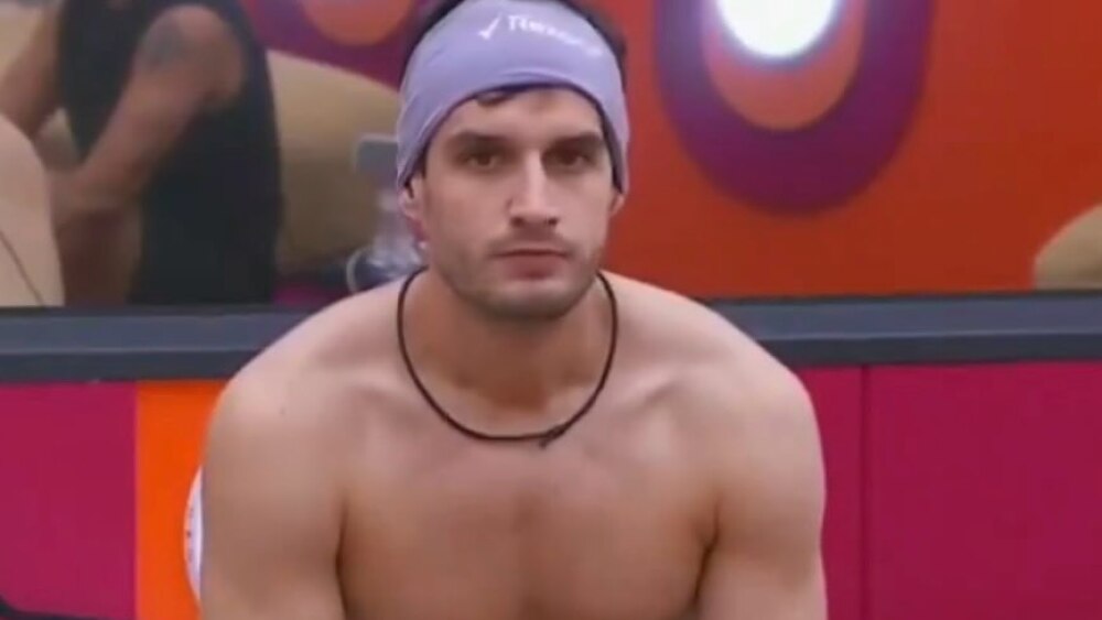 ADRIAN MARCELO EN LA CASA DE LOS FAMOSOS MÉXICO.jpg