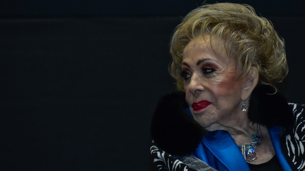 SILVIA PINAL EN UN HOMENAJE.