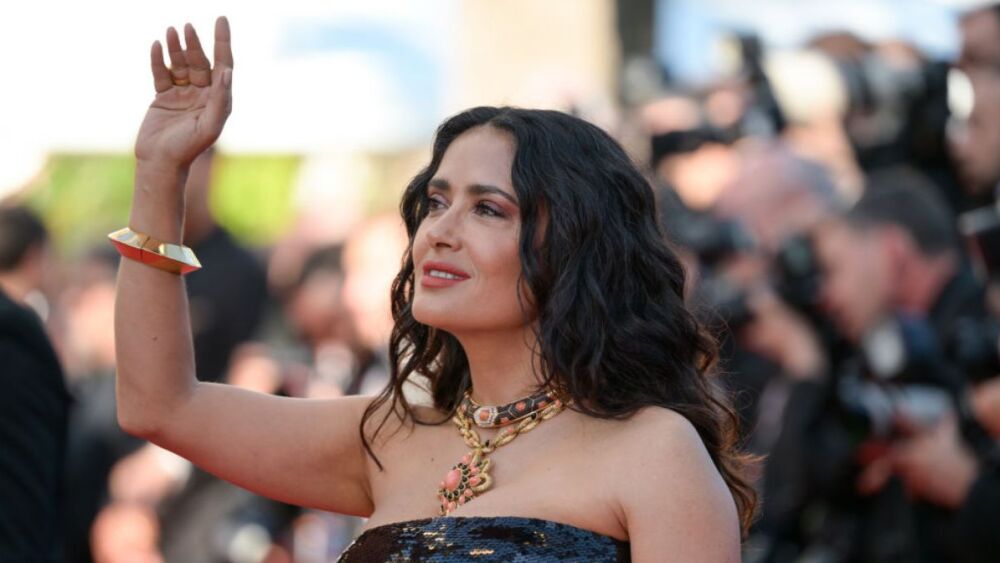 salma hayek fortuna
