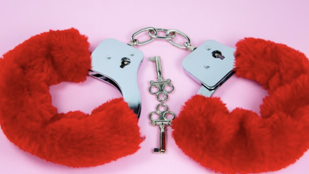 Esto es lo que necesitas saber si quieres intentar el BDSM