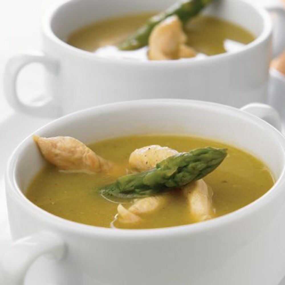 Caldo de espárragos con pollo