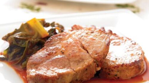 Lomo con acelgas en salsa morita