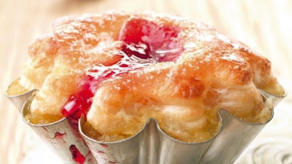 Pie de manzana y gelatina de grosellas