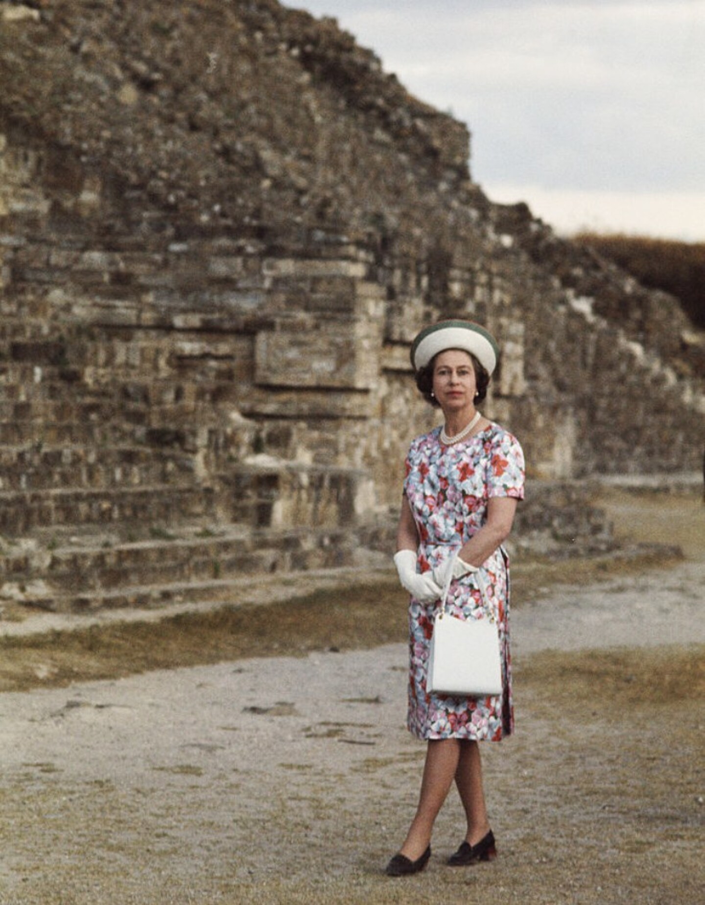 reina isabel ii en méxico