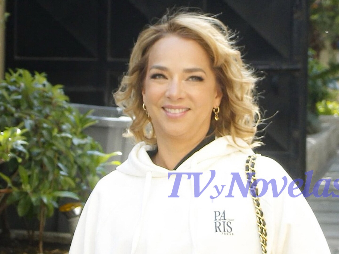 adamari-lopez-televisa.jpg