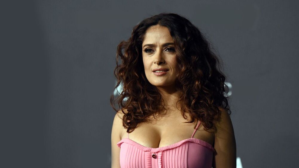 Salma Hayek estrena corte de cabello