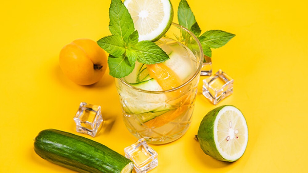 Agua de cáscara de pepino