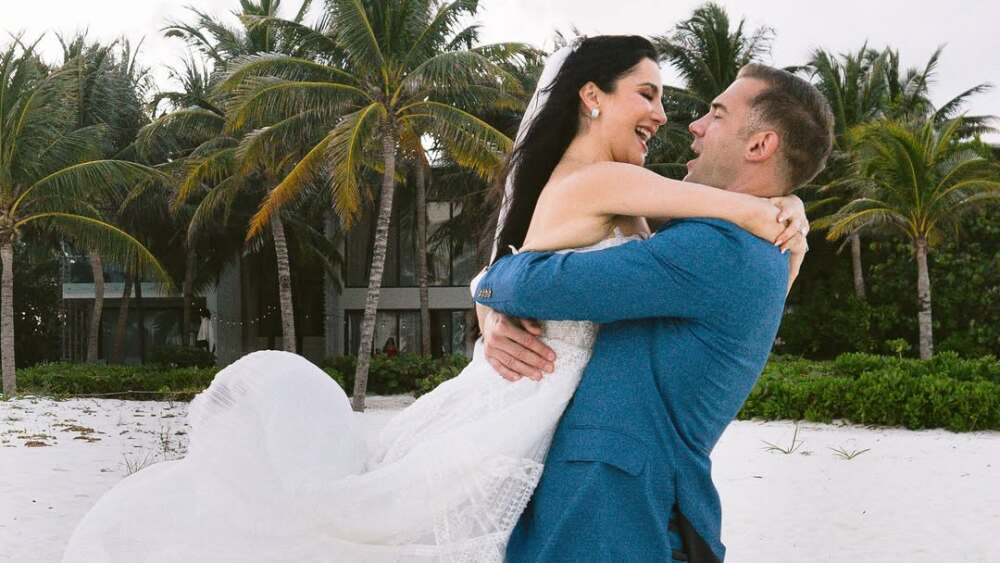 Así comenzó la historia de amor de Martha Higareda y Lewis Howes: de su flechazo instantáneo al embarazo