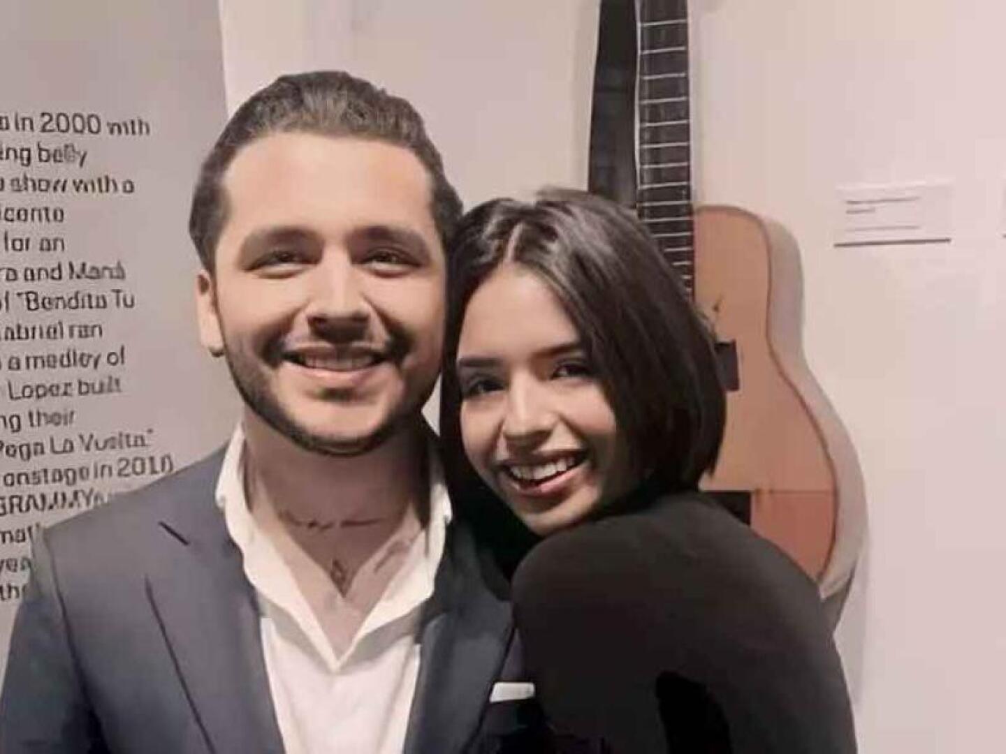 Angela aguilar y Christian nodal confirman relación