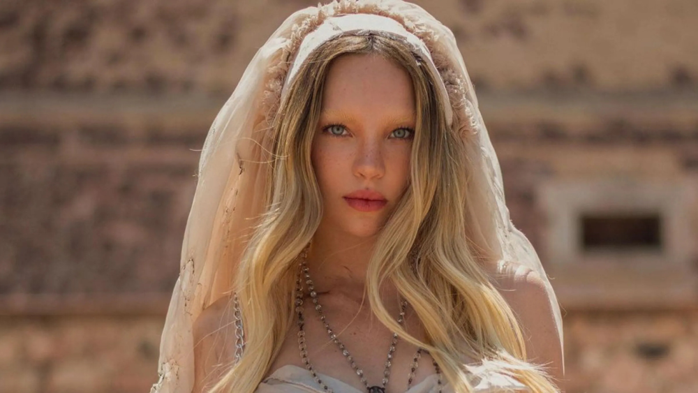 Realza el marco de tu cara con esta atrevida tendencia en cejas.png