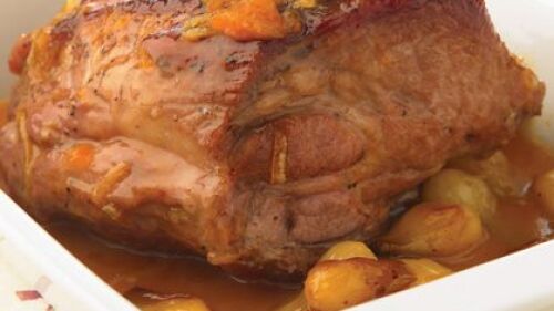 Lomo glaseado a la naranja