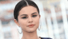 Selena Gomez tiene las uñas rosa chicle más cool del verano