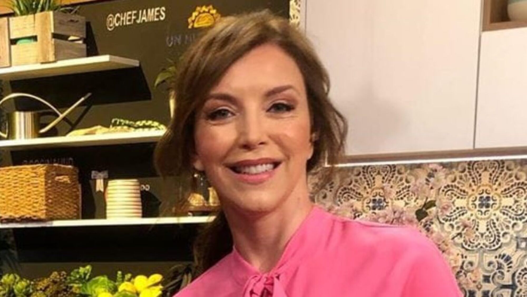 ¡Nos quedamos sin aliento! Laura Flores posa semidesnuda a sus 60 años ...